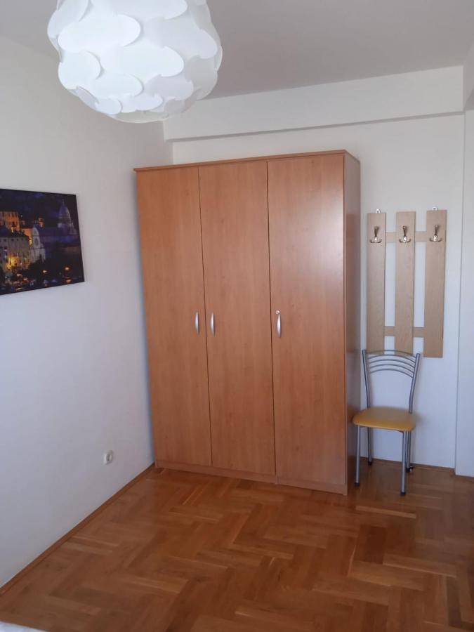 Apartment Luka With Balcony, Sea View And Free Parking Sibenik Luaran gambar