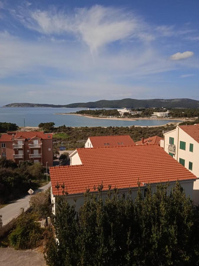 Apartment Luka With Balcony, Sea View And Free Parking Sibenik Luaran gambar